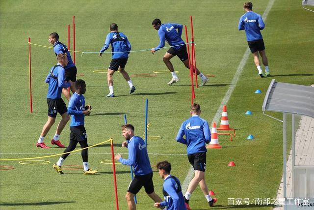 陈磊：石奎下半场五犯离场，外线战力大幅受损